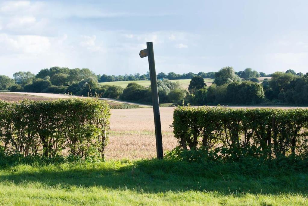 The Stables, Relax In 5 Star Style And Comfort With Lovely Walks All Around Maplestead Buitenkant foto