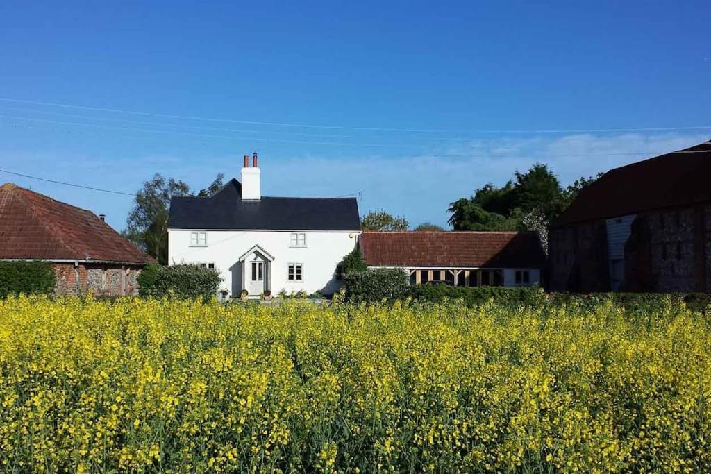 The Stables, Relax In 5 Star Style And Comfort With Lovely Walks All Around Maplestead Buitenkant foto